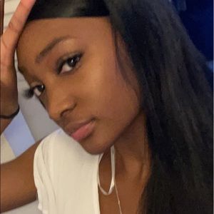 Meet your Posher, Leah